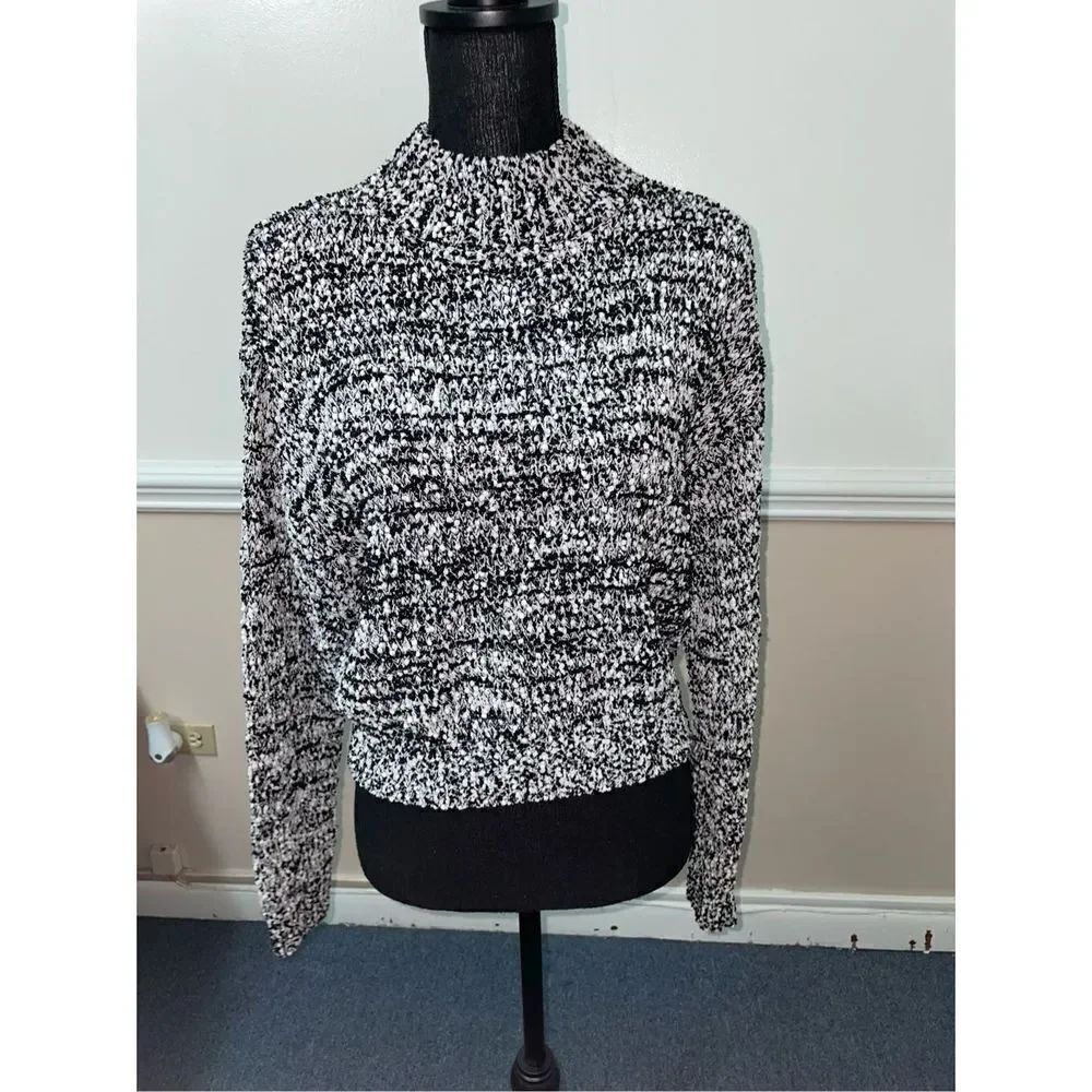 Blush & Bloom Popcorn Sweater- Black and White